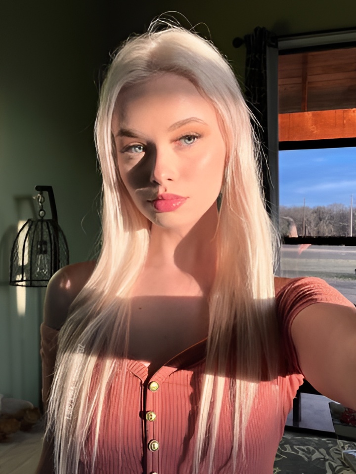 Оксана привлекальеная девушка из Кокошкино цена от 10000 руб