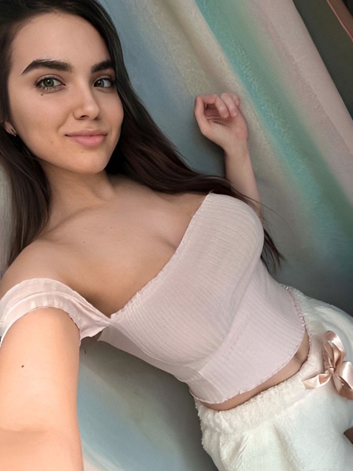 Индивидуалка Арина, доступна для личного знакомства от 10000 руб