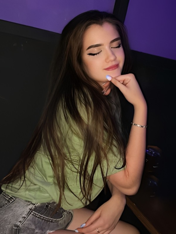 Алиса привлекательная девушка из Кокошкино цена от 4000 руб