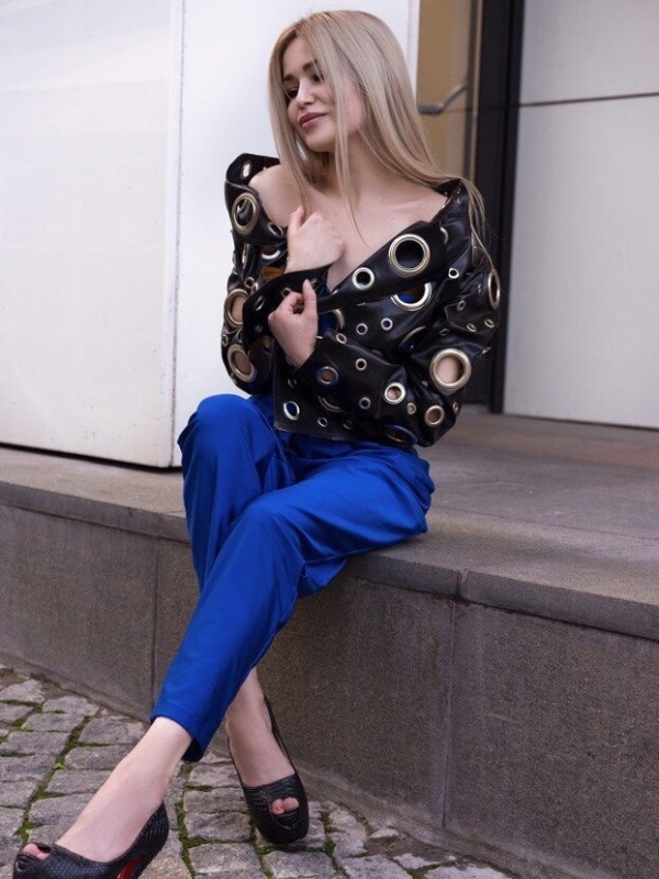 Вика привлекательная девушка из Кокошкино цена от 3500 руб